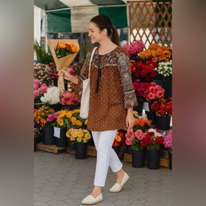 Angie boho top, paisley pattern, beads on tassels, flowy cuffs 🖤🤎🤍